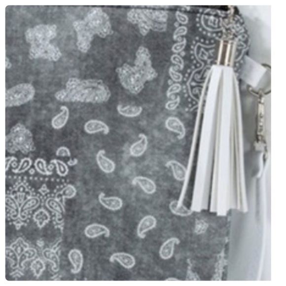 Paisley motif crossbody - Picture 4 of 5